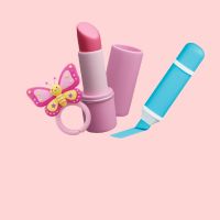 Maquillages, papeteries, bijoux